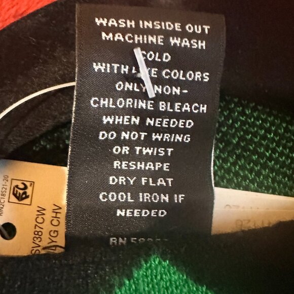 Black & Green Zigzag Knit Sweater - Size 1X - Picture 8 of 11